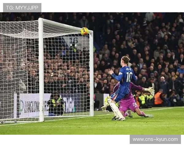 帕尔马补时绝杀2-1力克十人维罗纳,保级关键战取三分 帕尔马补时绝杀2-1力克十人维罗纳,保级关键战取三分